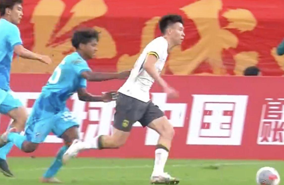 他不仅打进, zo, 能啊