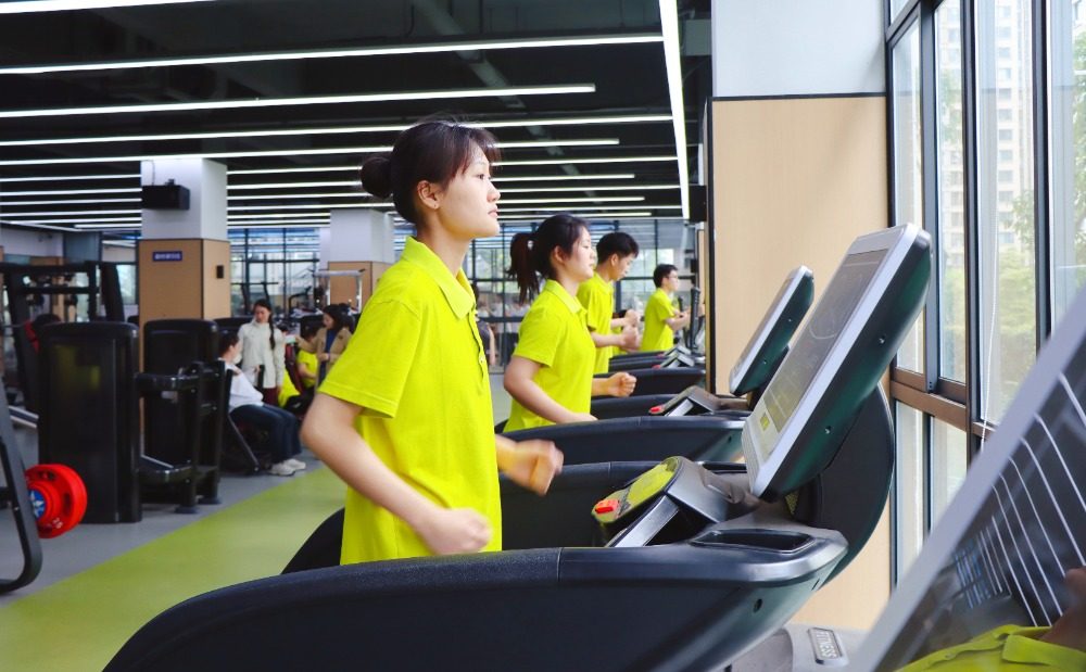 九届高校青, 方面 九届高校青, 方面