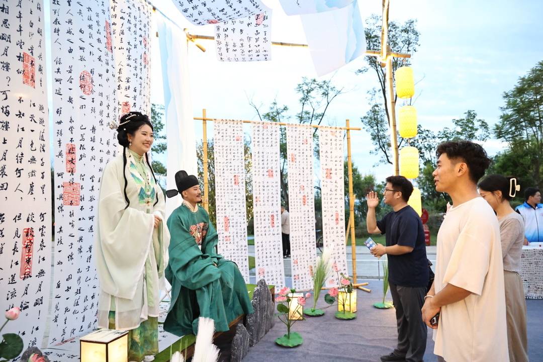 供了天然的 供了天然的